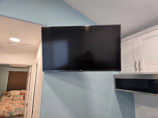 Building Photo - Fully Furnished 1 Bedroom, 1 Bathroom ADU In Fountain Valley! Call Today