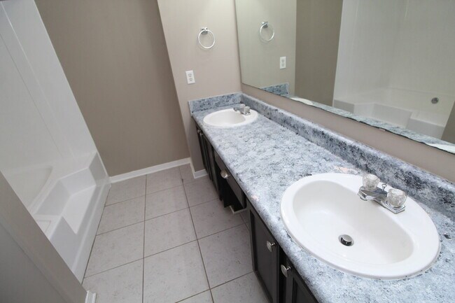 Building Photo - Beautiful Milton Home Near Whiting Field –...