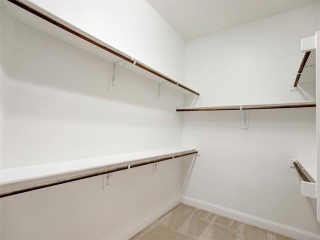 Building Photo - 2700 Gladstone Dr