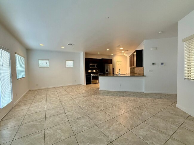 Building Photo - 4 BED, 2.5 BATH, 2 CAR-GARAGE, TWO-STORY, SINGLE FAMILY HOME FOR RENT w/ COMMUNITY POOL & SPA