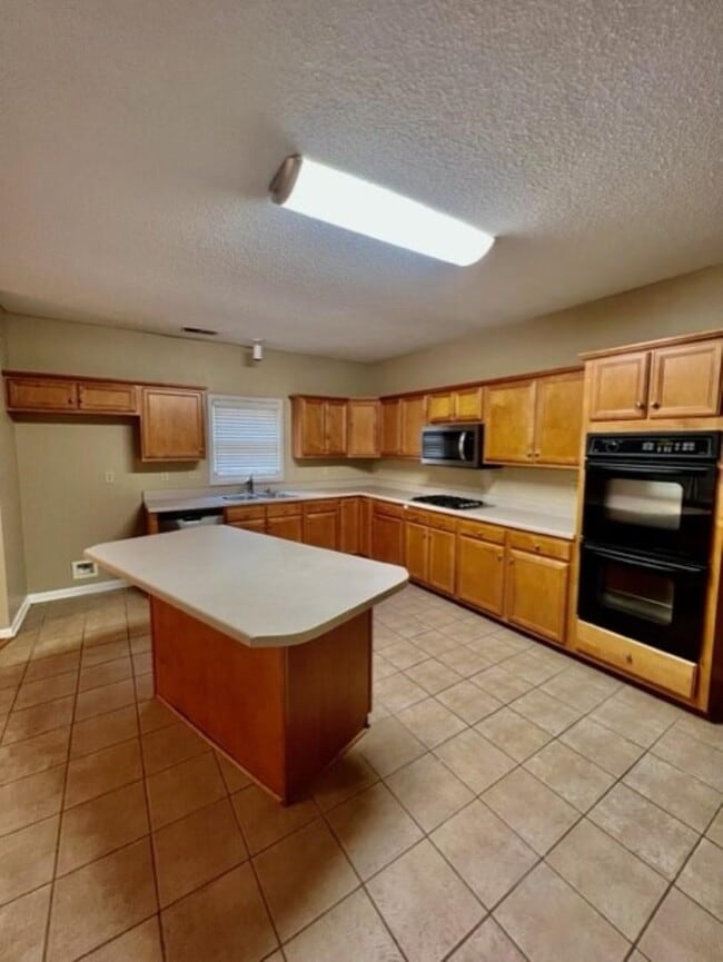 Building Photo - 1464 River Pine Dr