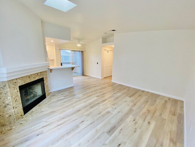 Building Photo - Renovated Two Bedroom Two Bathroom Condo North Park