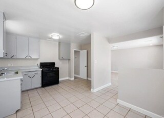 Building Photo - 6945 Saranac St