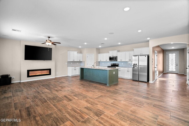 Building Photo - 325 Quiet Pr Dr