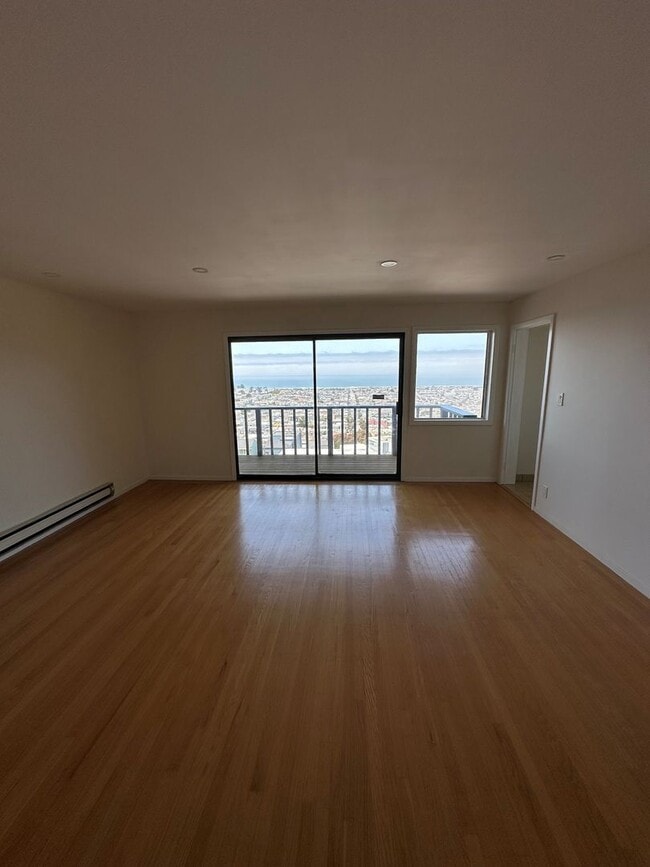 Building Photo - Beautiful Golden Gate Heights 5 Bed/3.5 Ba...