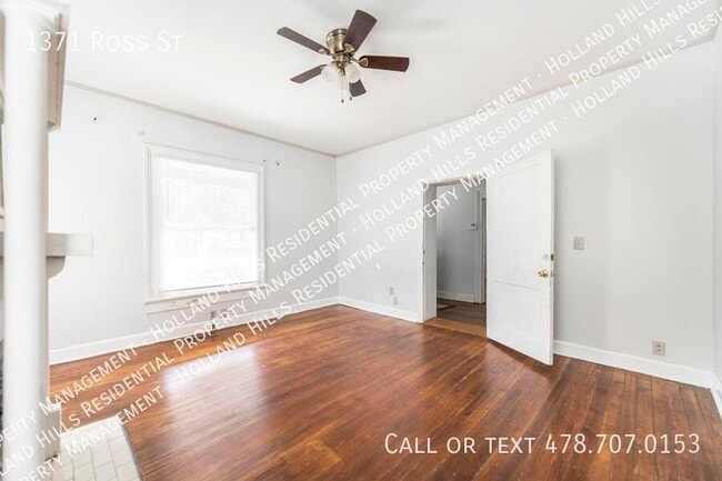 Building Photo - 1371 Ross St
