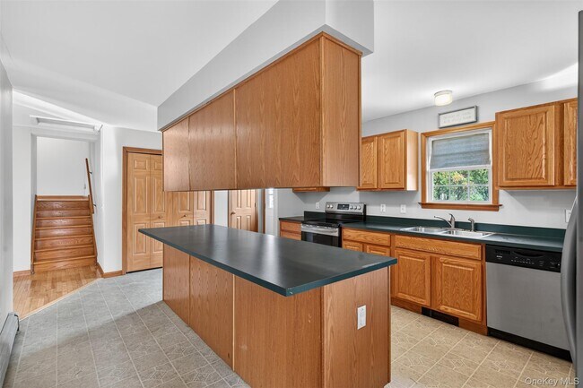 Building Photo - 98 Black Creek Rd