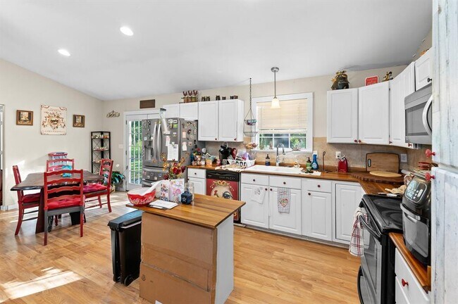 Building Photo - 4771 Co Rd 473