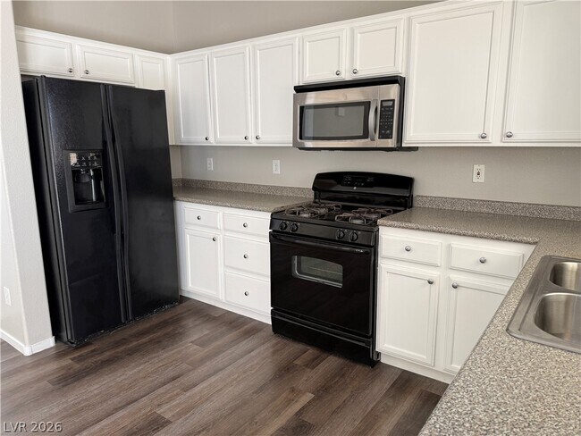 Building Photo - 5983 Secret Island Dr