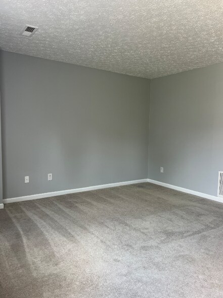 Primary Photo - 30 Fonda Dr