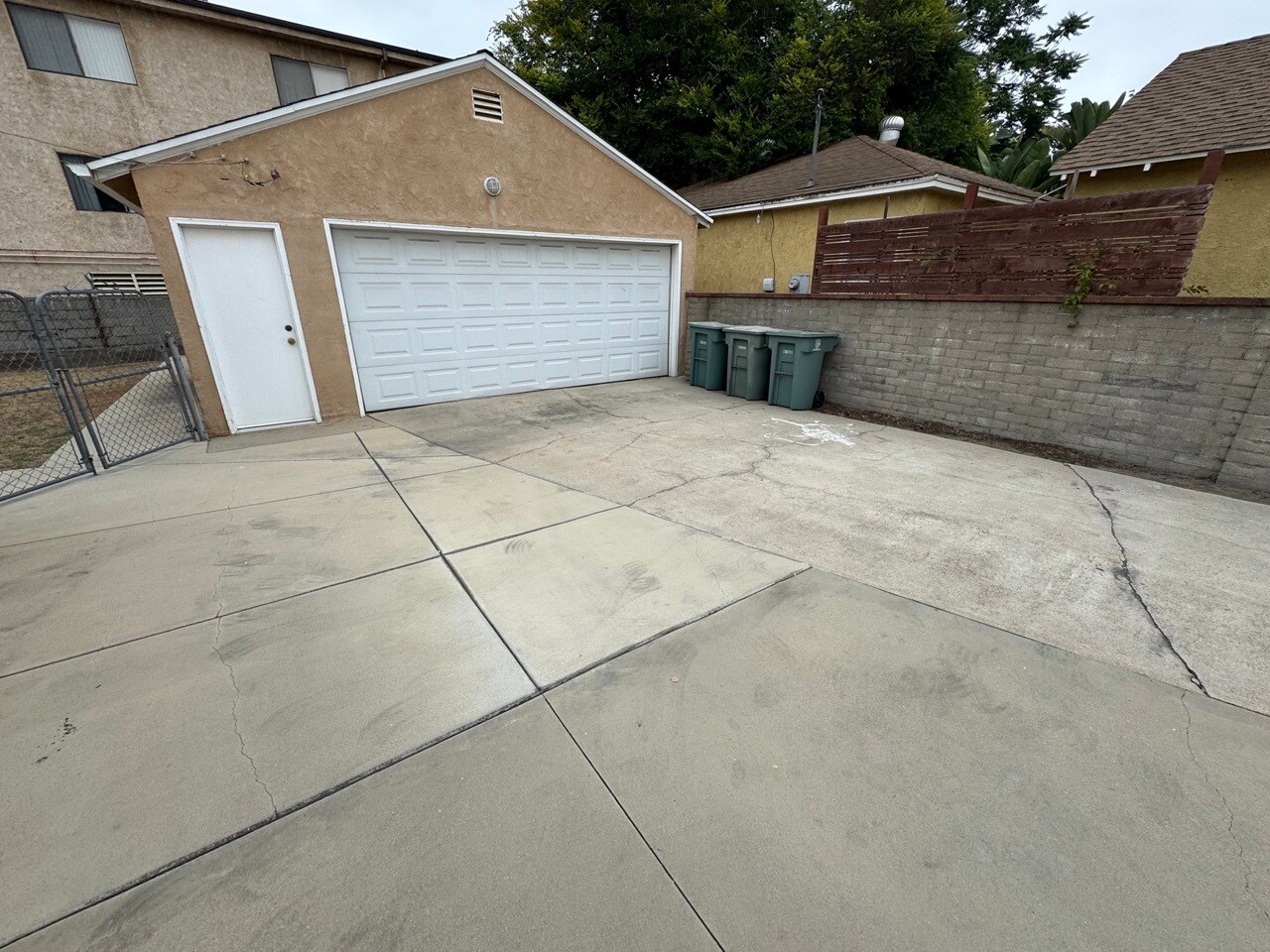Building Photo - 2014 N Parish Pl