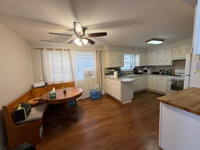 Building Photo - 2848 N Auxplaines St