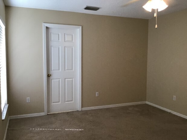 Building Photo - 754 46th Sq