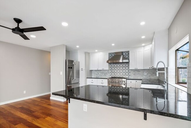 Building Photo - Stunning ALKI WATERFRONT Condo Overlooking Majestic Puget Sound!