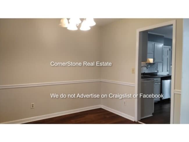 Building Photo - 6301 Lakhaven Dr.