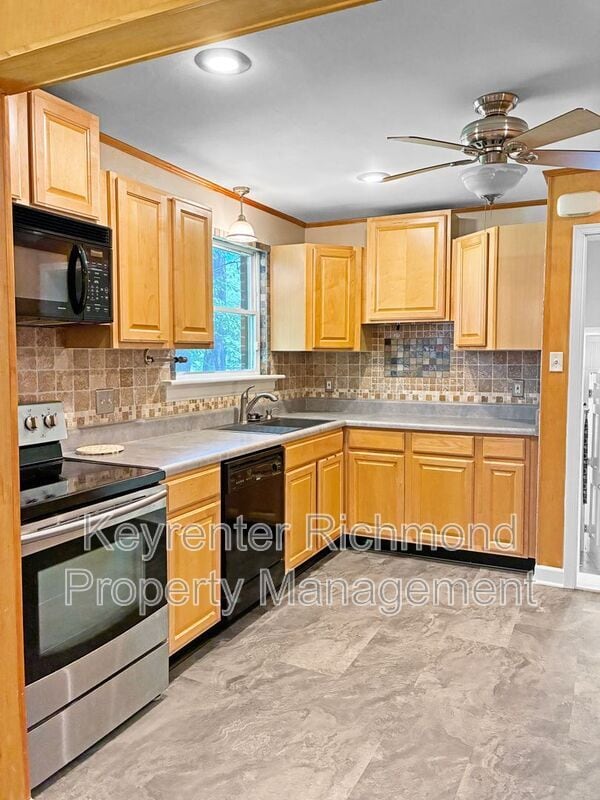 Building Photo - 2802 Dancer Rd