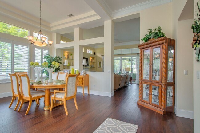 Building Photo - "Charming 3 Bed, 2.5 Bath Rental in Blufft...