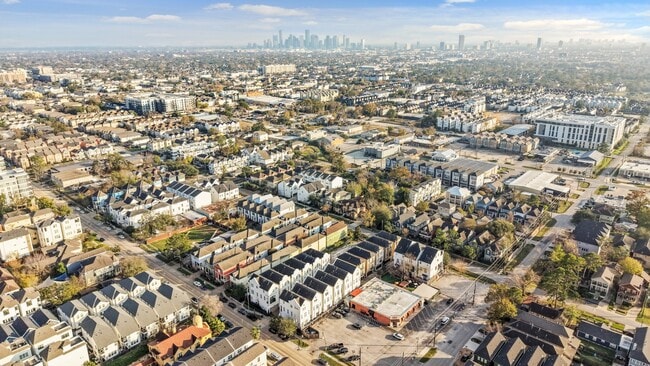 Building Photo - 1250 W 23rd St