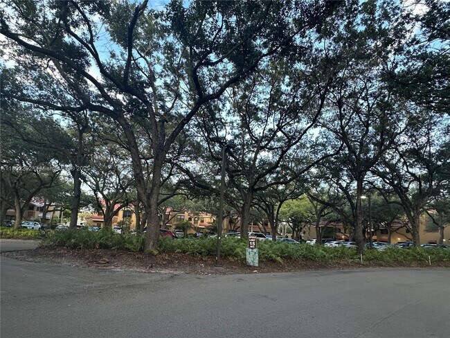 Building Photo - 15489 N Miami Lakeway
