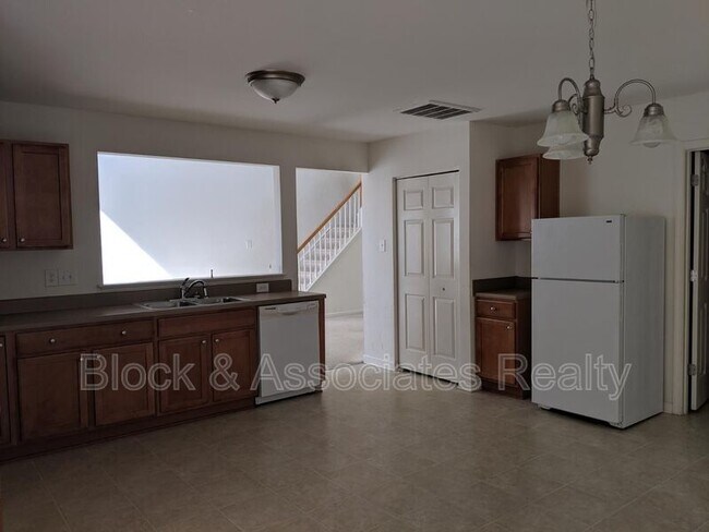 Building Photo - 120 Willow Ridge Dr