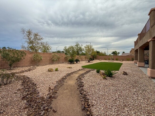 Building Photo - Luxury 6/BD 4.5/BA Large Furnished Home with Dual Primary Suites in Gated Community