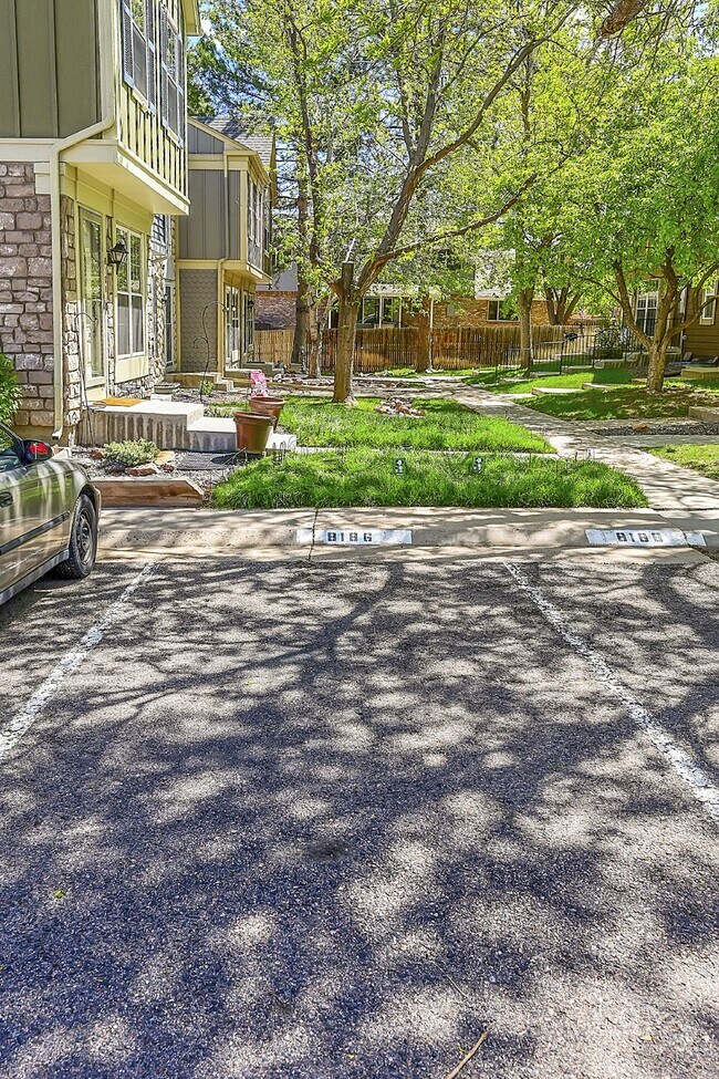 Building Photo - $2,470.95, 2 Bed, 2.5 bath Townhome in Centennial with in unit Laundry!