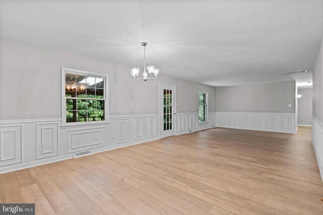 Building Photo - 7795 Penn Manor Ct