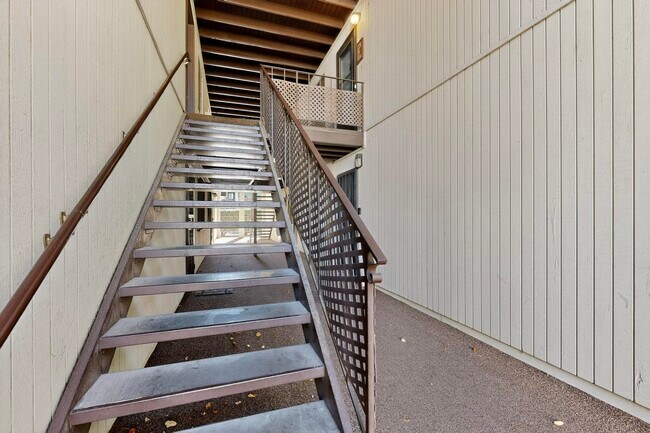 Building Photo - 1601 Pennsylvania St NE