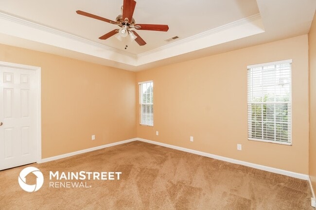 Building Photo - 604 Nova Ave