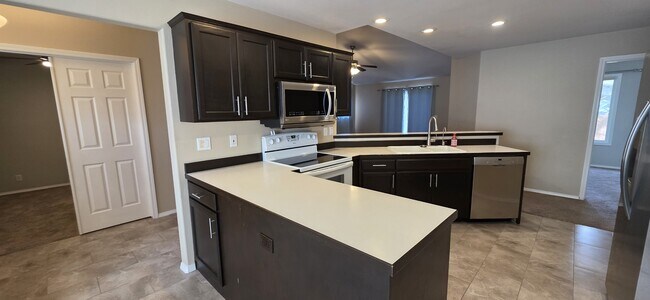 Building Photo - 1123 N Watson Way