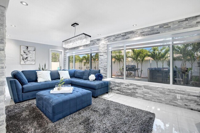 Building Photo - 2260 NE 62nd St