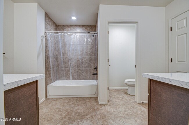 Building Photo - 22955 Pine St