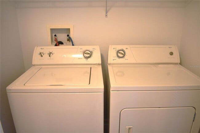 Building Photo - 2132 Brandon Park Cir