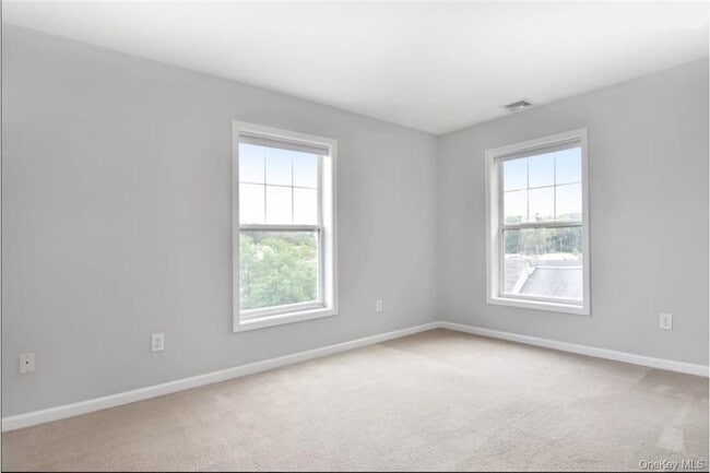 Building Photo - 40 Terrace Pl