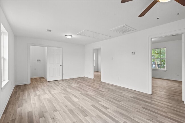 Building Photo - 99 Brownwood Dr