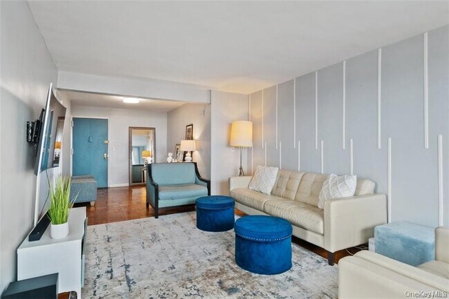 Primary Photo - 2835 Webb Ave
