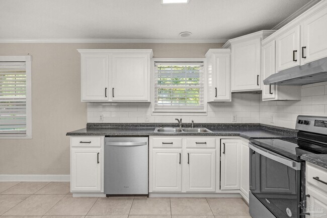 Building Photo - 4490 FL-87