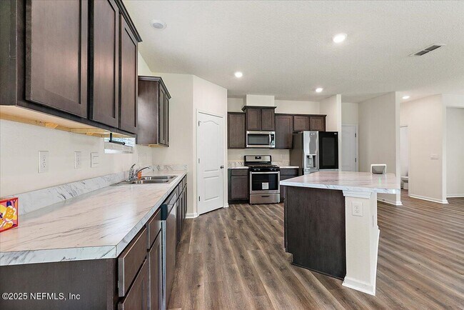 Building Photo - 187 Logrono Ct