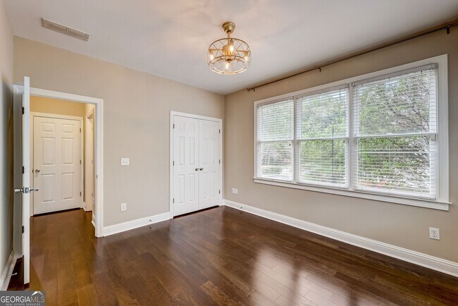 Building Photo - 950 Wilde Run Ct