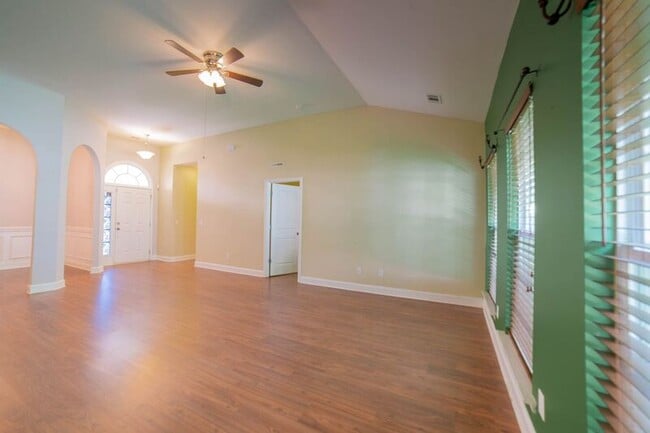 Building Photo - 119 Spoonbill Cir