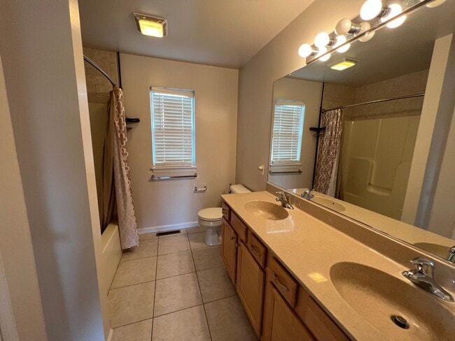 Building Photo - Available NOW 3BR HOME in Whitehall, PA!