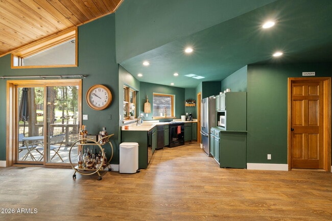 Building Photo - 2145 William Palmer