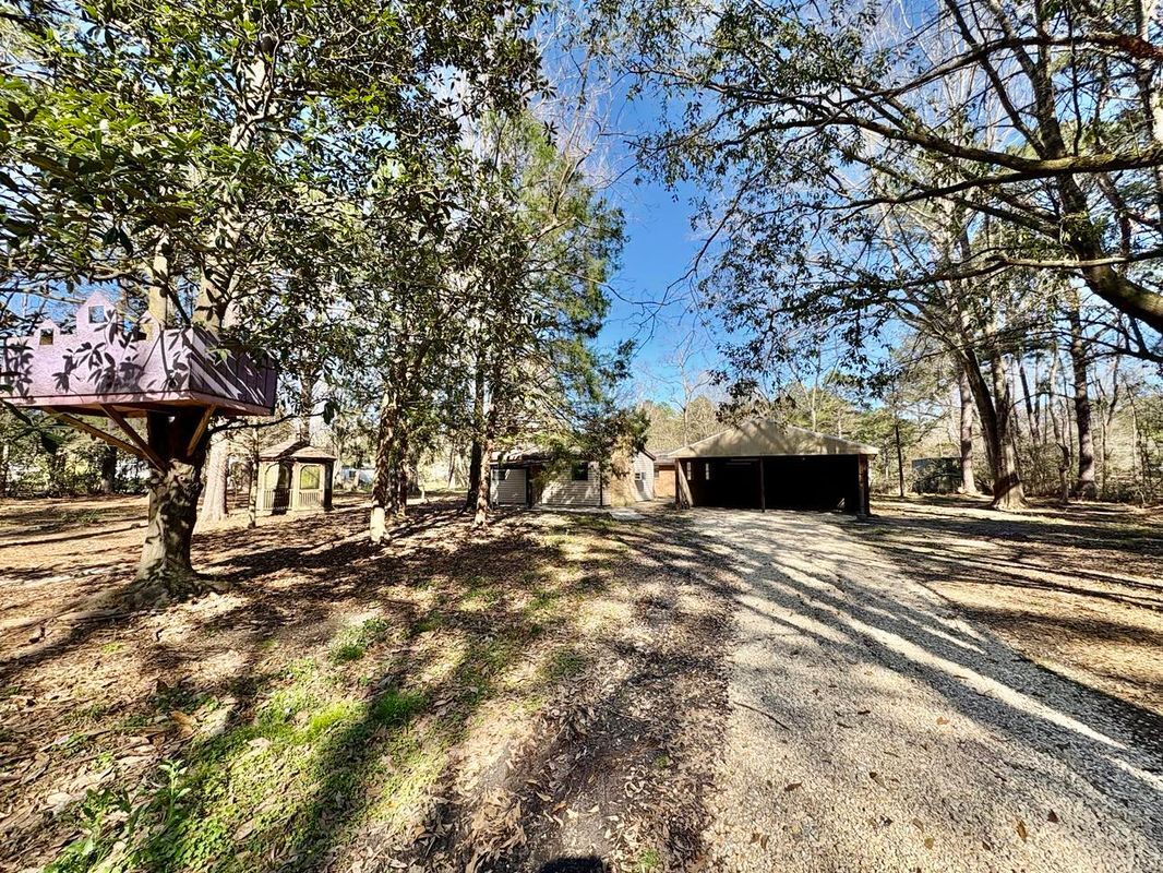 Building Photo - 76052 Crystal Dr