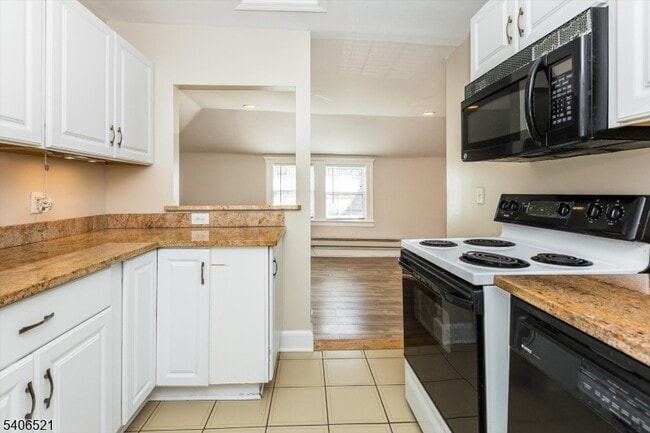 Building Photo - 9 Lincoln St