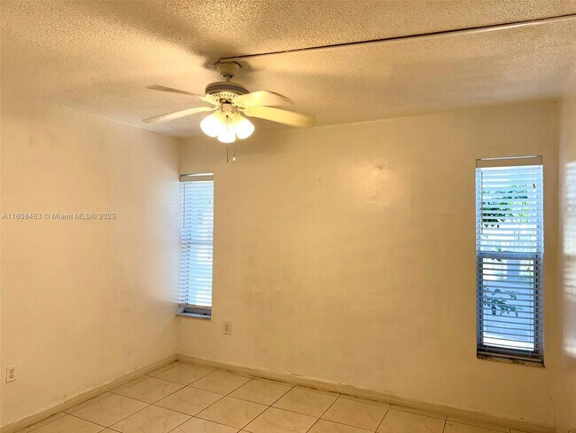 Building Photo - 1525 NW 19th Terrace