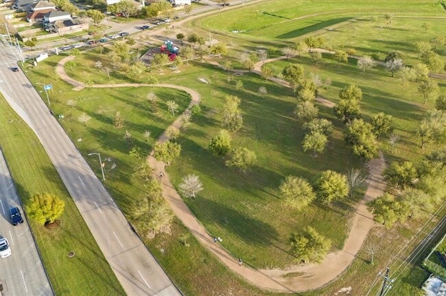 Building Photo - 21018 Claremore Ct