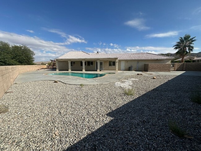 Building Photo - Welcome to this 5 Bedroom 3 Bath Home!
