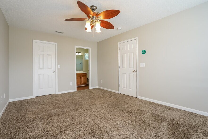 Building Photo - 7330 Great Laurel Dr