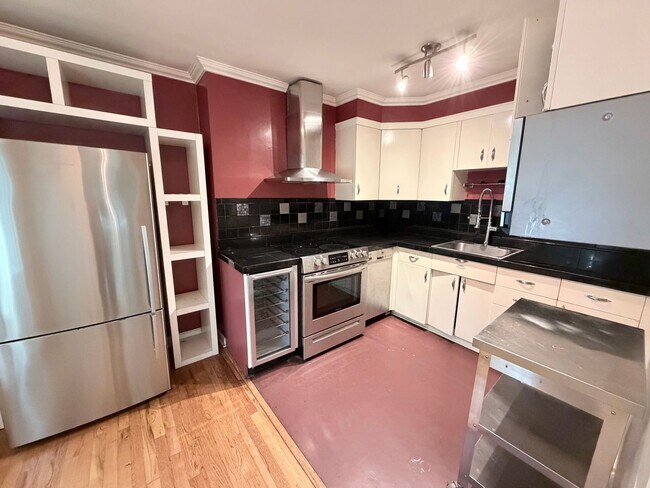 Building Photo - 2bed/1bath Sullivan's Gultch Condo