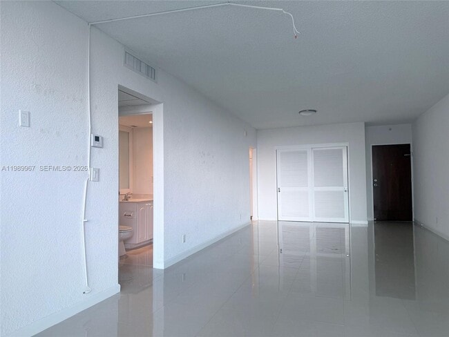 Building Photo - 4001 S Ocean Dr